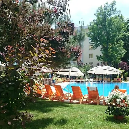 Yassen Vip Апартаменты *