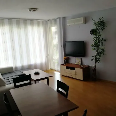 Апартаменты Yassen Vip Солнечный берег
